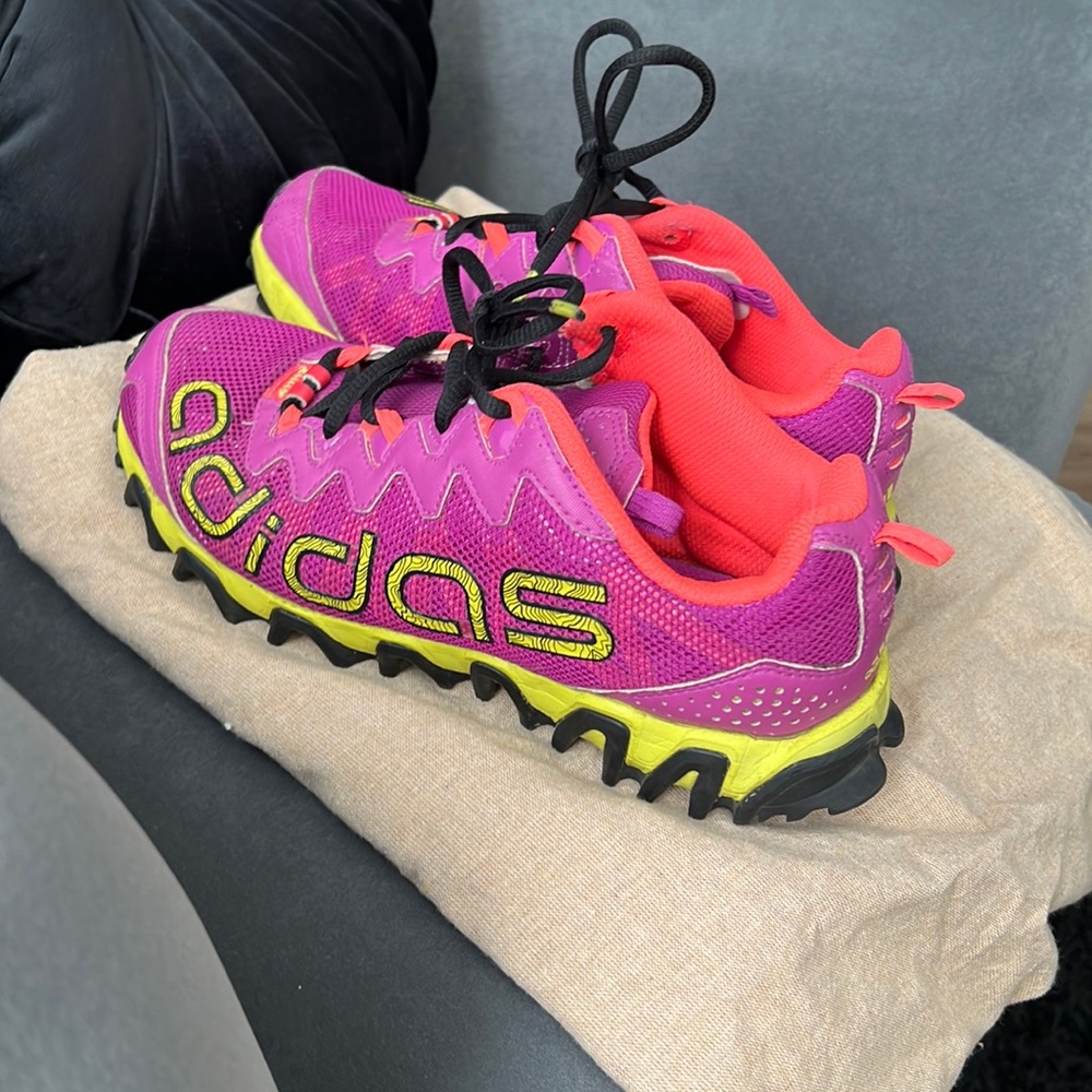 Adidas Sneakers
